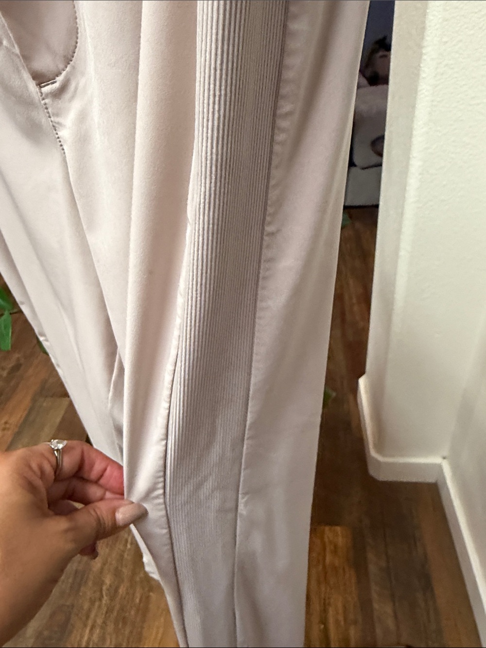 Athleta Brooklyn Mid-Rise Ankle Pants Abalone 8 Athleisure Travel Comfort - Picture 3 of 8